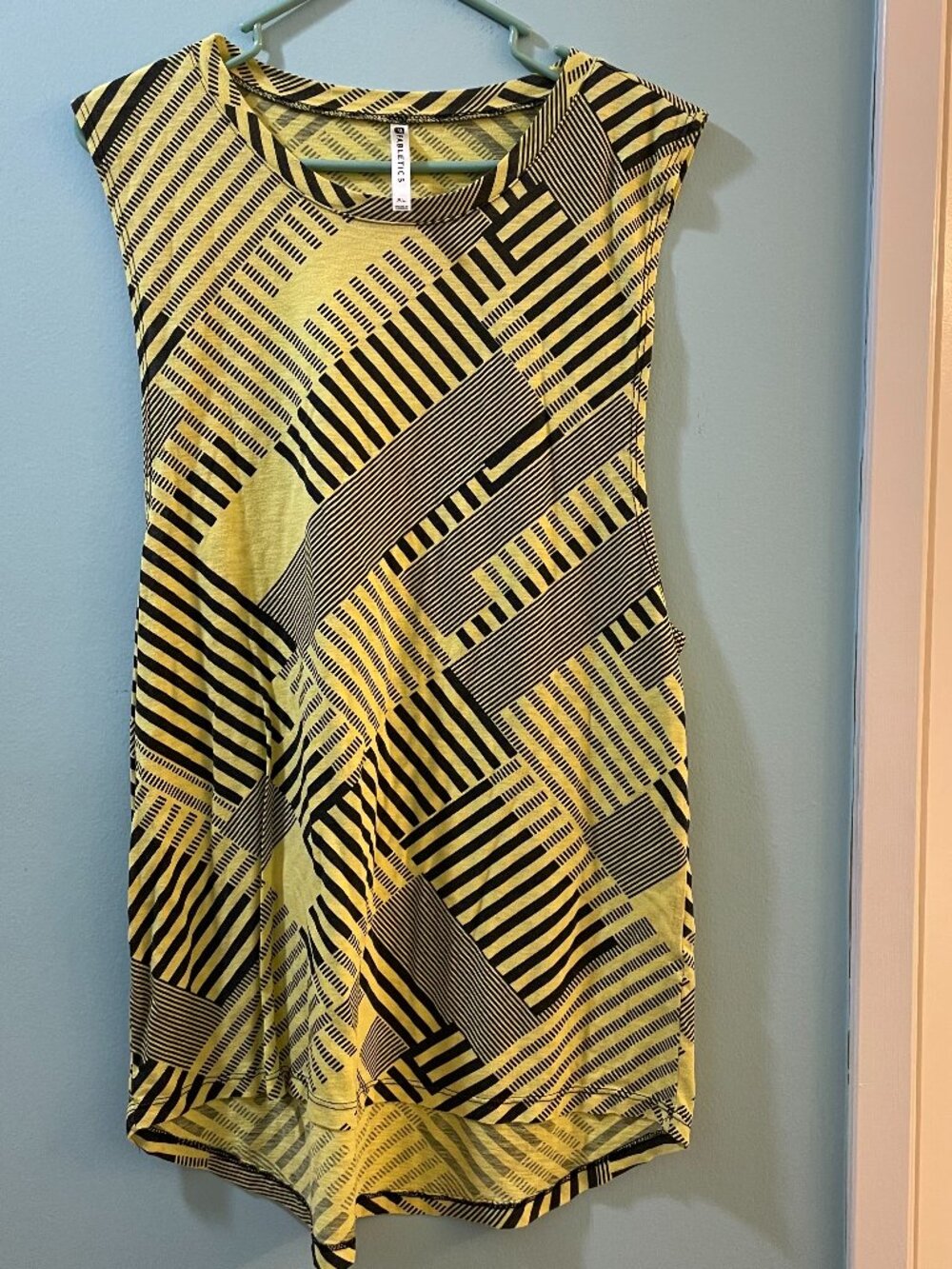 Fabletics XL Sleeveless Yellow And Black Top